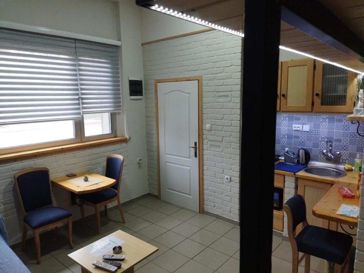 Apartmani Sirmium Sremska Mitrovica Exterior foto